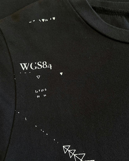 5351 Pour Les Hommes Nomad Geometric Graphic 3/4 Length T-Shirt